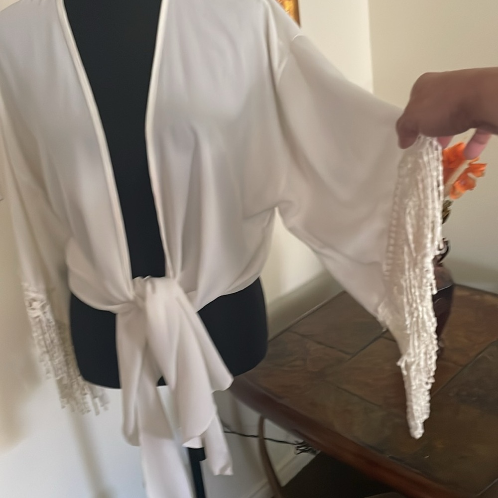 Gorgeous blouse/shawl!!! So elegant 🤗🤩